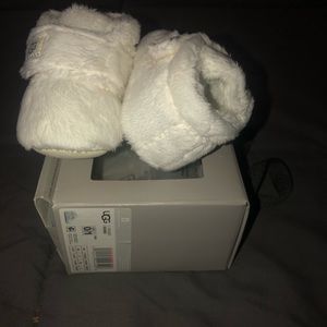 Baby ugg white